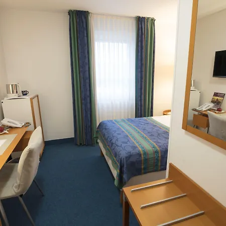 佐拉蒙特设计酒店 4*